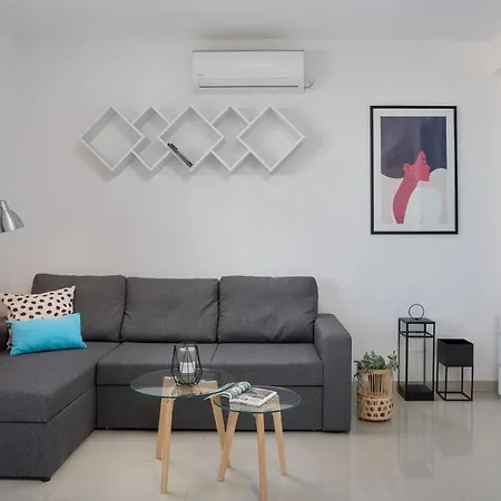 Ana Apartment *